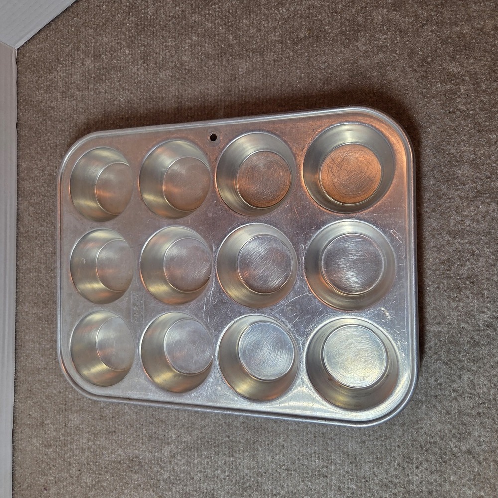 Wear Ever Muffin Pan, Alcoa, 12 Hole, Vintage Aluminum Bakeware